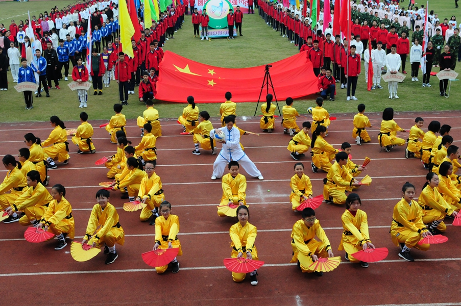 德外舉行第十六屆體育文化藝術(shù)節(jié)暨第十九屆秋季運動會_副本.jpg